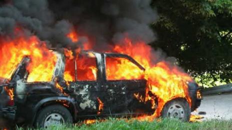 Два автомобила горяха във Варна