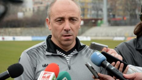 Илиан Илиев: Очаквам здрав мач срещу Етър