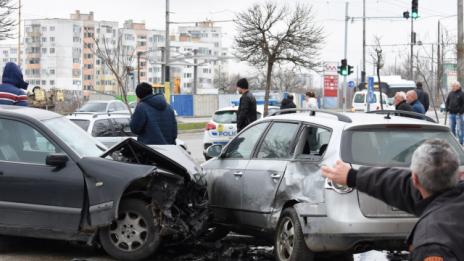Младеж загина при катастрофа в Казанлък