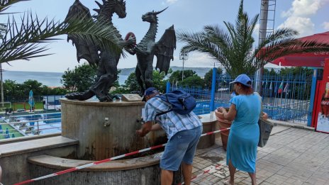 Водата от чешмата до басейн "Приморски" не става за пиене