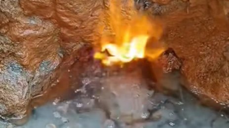 Огнен извор край Долни чифлик стана хит в социалните мрежи
