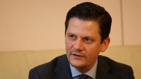 КЗП със съвети при предстоящи пътувания до районите с коронавирус