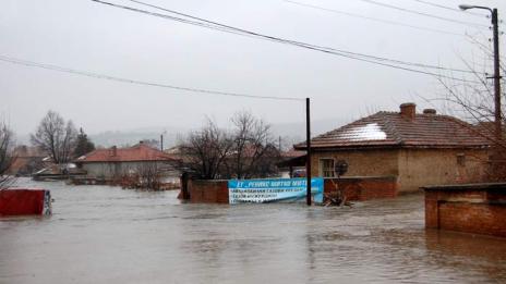 Евакуираха хора от село Бисер заради дъждовете