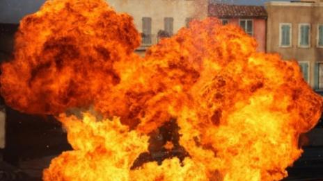 Младо семейство загина при газова експлозия в жилищна сграда