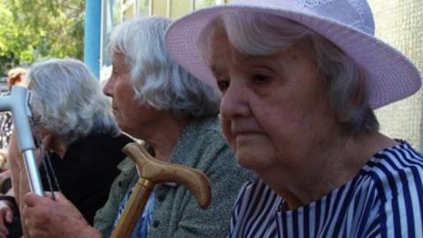 Уреждат пенсионерските клубове в общинска наредба