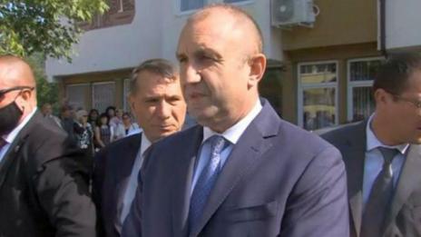 Президентът Радев не смята да прави нова партия