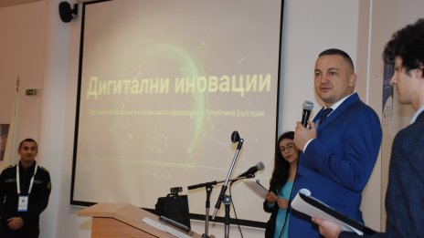 Морското училище е домакин на конференция за дигитални иновации