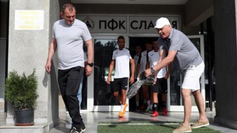 Славия пробва руснак