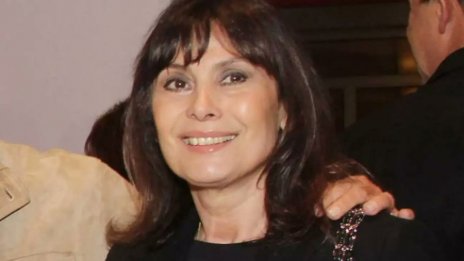 Гръцка певица почина след падане по стълбите