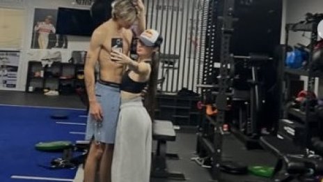 Нова звездна двойка у нас: Никола Цолов пусна снимки с певицата Крисия