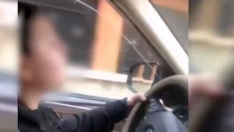 Притеснително: Добричлии масово дават колите на децата си