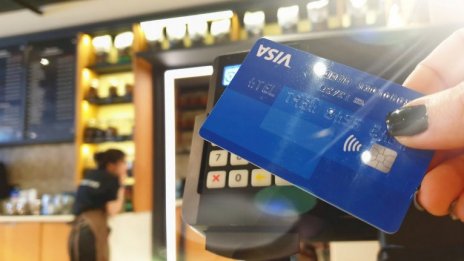 “Активни потребители”: Плащайте с карти в първия месец с еврото