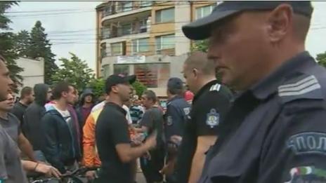 Полиция спря протестиращите срещу ромите в "Орландовци"