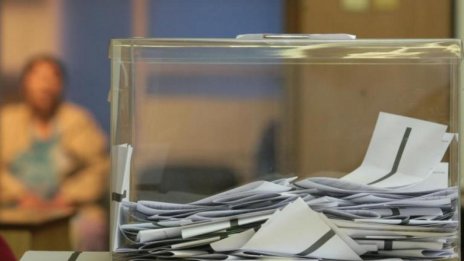 Нов изборен куриоз: Мъж е гласувал четири пъти
