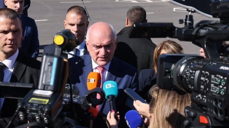 Премиерът Главчев: Организираме евакуацията на още 61 българи от Ливан