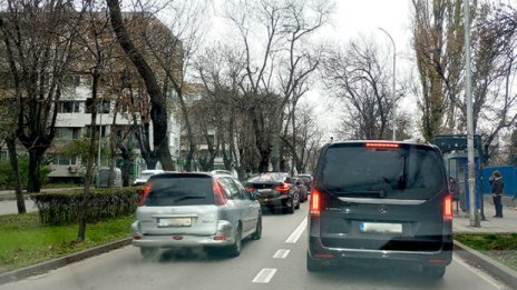 Варненци сигнализират: Смъртта си има КПП, тук няма място да мине линейка