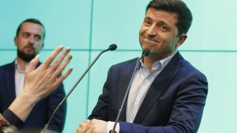 Зеленски встъпва в длъжност като президент на Украйна  