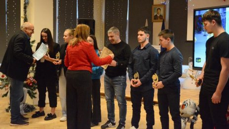 Наградиха призьорите на спортното училище във Варна за 2025 г.