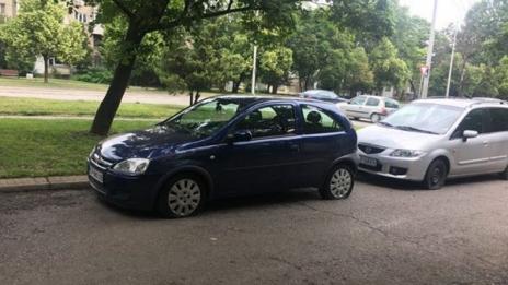 Над 50 коли с нарязани гуми в "Западен парк" в София