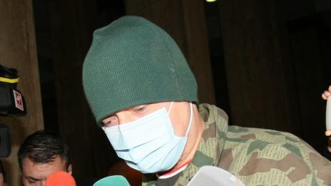 Мъжът, който нападна лекарка заради плацентата на бебето си, е починал