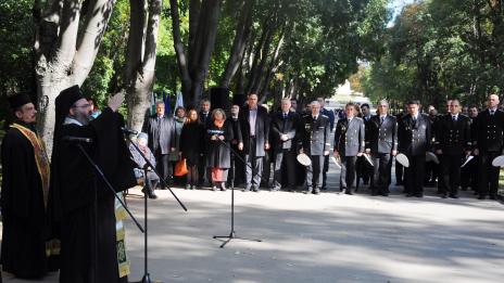 Варненци се събраха за празник по случай Денят на народните будители (СНИМКИ)