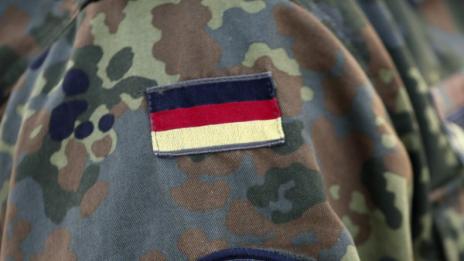 Задържаха германски военен, готвел терористичен акт