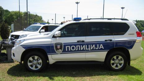 Арестуваха трима българи в Сърбия за източване на кредитни карти