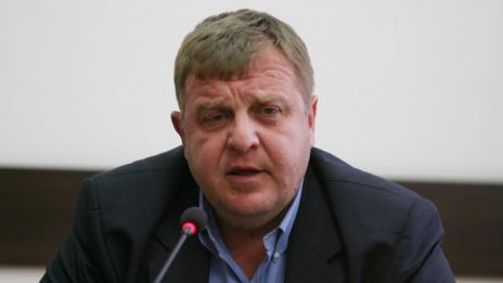 Преговорите за F-16 продължават, увери Каракачанов