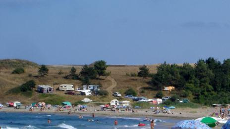 Къмпингуващите по морето хванати в груби нарушения