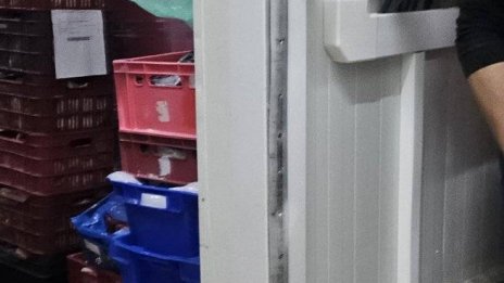 Откриха над 6,8 тона негодни храни в месокомбинат