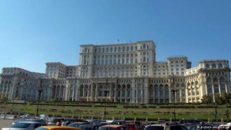 Румънският екс президент Илиеску обвинен в престъпление срещу човечеството