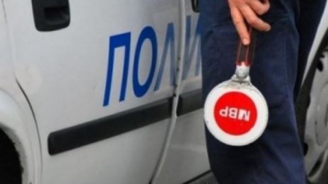 Катаджии – нарушители, спряха кола с палка на "Тракия". Законът не им дава!