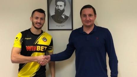 Ботев (Пд) подписа с национал на България