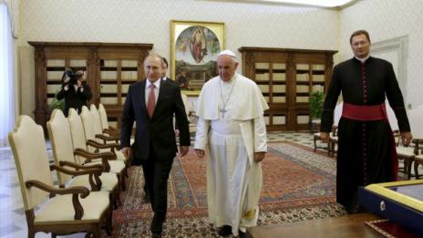 Путин най-харесваният лидер у нас. Съперничи му само папата 
