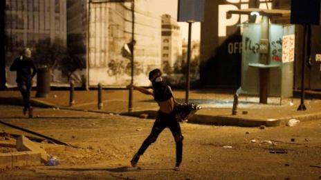Бейрут в кръв – десетки ранени при протести  