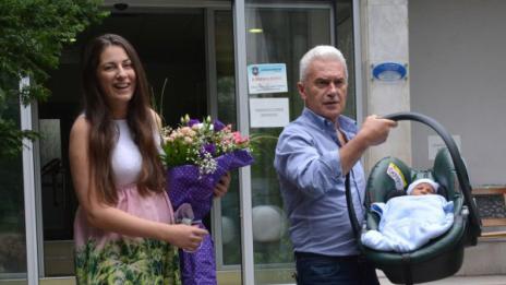 Гаджева: 40 полицаи ни блъскаха, биеха, ритаха...