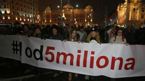 Протестиращи поиска оставката на Вучич, Бърнабич и Гойкович