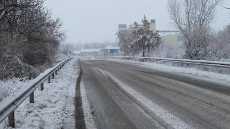 Все още има затворени пътища във Варненска област