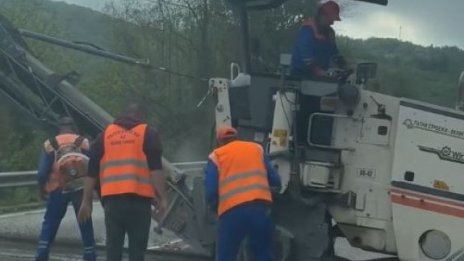 АПИ санкционира фирма заради изхвърлен асфалт