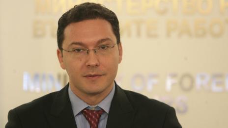 Външни министри обсъждат бежанската криза на остров Родос