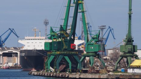 Пристанищата във Варна и Бургас са ключови, могат да помогнат в транспортната криза