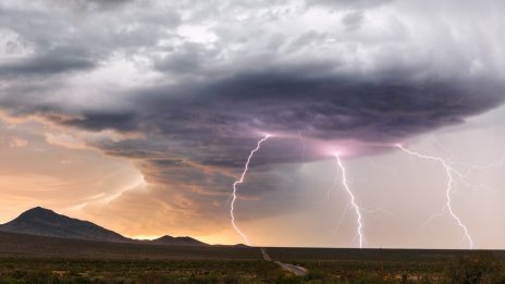 Бурята спря тока на 88 селища в Североизтока
