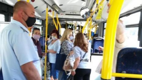 Улици, пазари и автобуси пълни с болни от коронавирус - крият резултата от антигенния тест