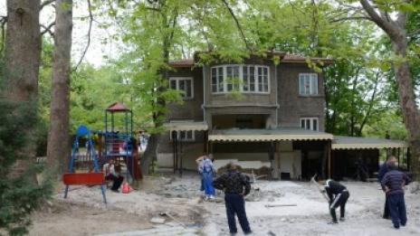 Премахнаха бетона пред зоокъта в Морската