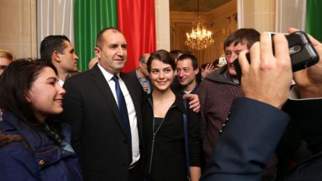 Румен Радев: България се гордее с успехите на българите в чужбина