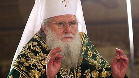 Неофит няма да отслужи празничното богослужение в полунощ