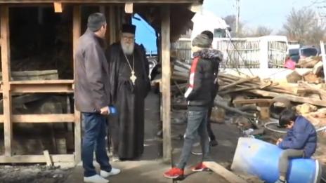 Кози и овце задигнали от отец Иван. Как сега духовникът ще храни 200 души?