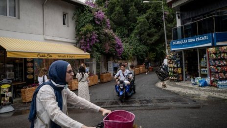 "Мю" нахлу и в Турция, но "Делта"-та върлува. Готвят ли съседите ни мерки?