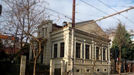Събориха още една стара къща във Варна