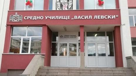 Починала от К-19 учителка остави сираче. Да бъдем хора, да помогнем!